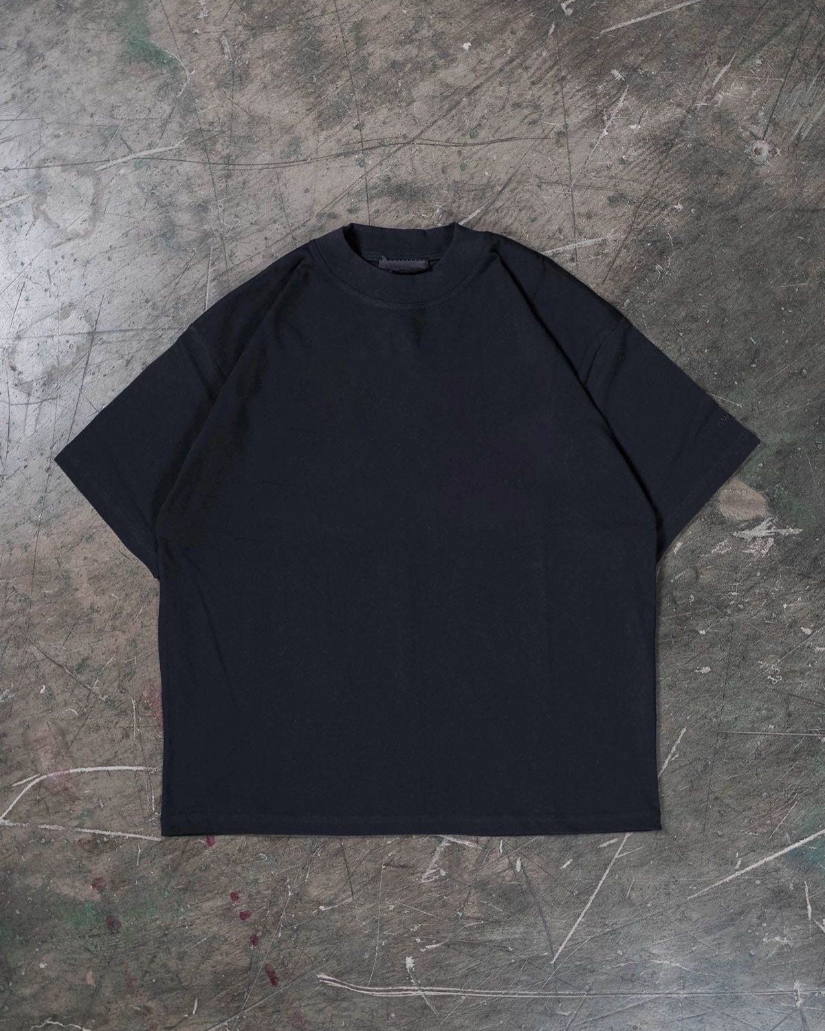 Plain 220 GSM oversized cotton t-shirt showing what a mid-heavy GSM knit looks like
