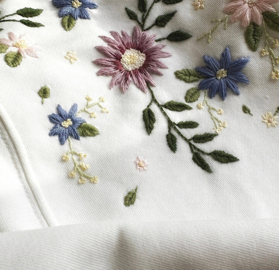 Embroidery sweatshirts